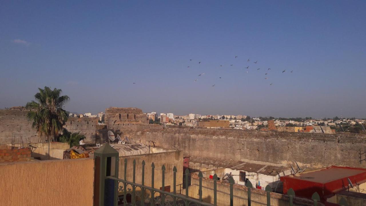 Bed and Breakfast Dar Pa Labzioui Meknès Exterior foto